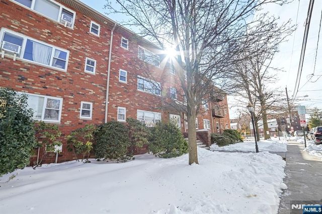 2430 8th Street 5B, Fort Lee, NJ 07024