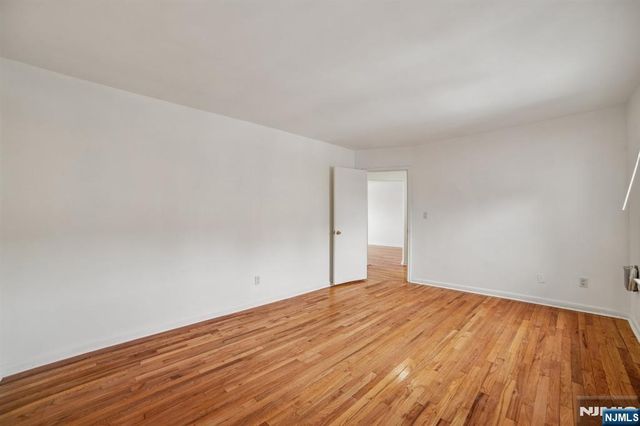 2430 8th Street 5B, Fort Lee, NJ 07024