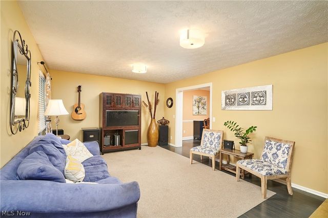 1756 Deepwood Drive, Akron, OH 44313