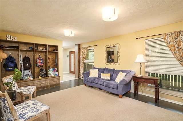 1756 Deepwood Drive, Akron, OH 44313