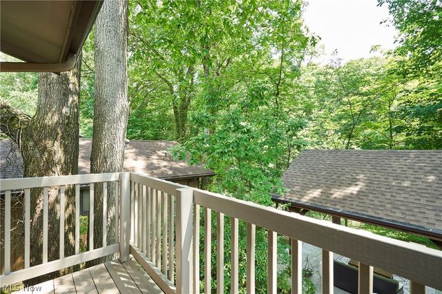 1756 Deepwood Drive, Akron, OH 44313