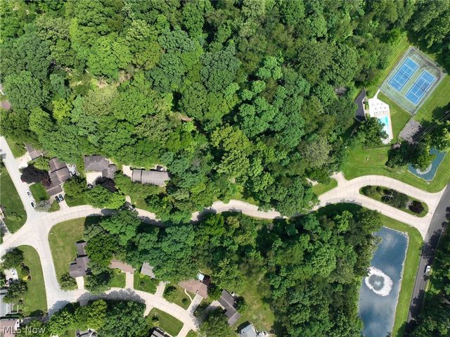 1756 Deepwood Drive, Akron, OH 44313