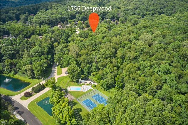 1756 Deepwood Drive, Akron, OH 44313