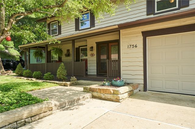 1756 Deepwood Drive, Akron, OH 44313