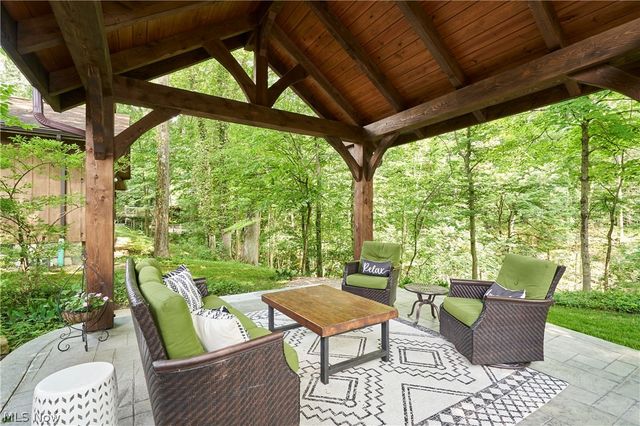 1756 Deepwood Drive, Akron, OH 44313