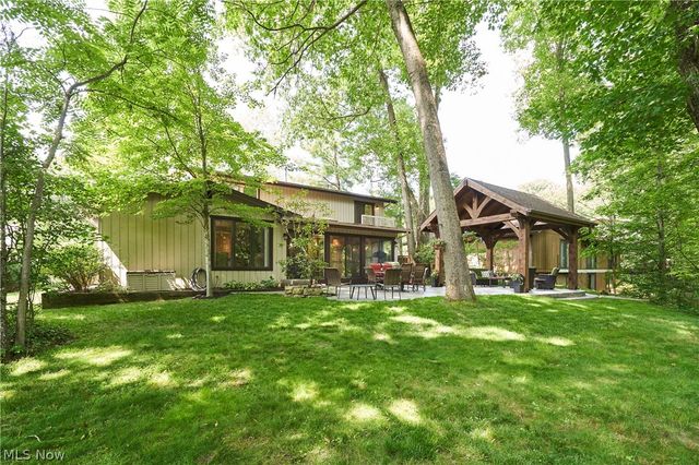 1756 Deepwood Drive, Akron, OH 44313