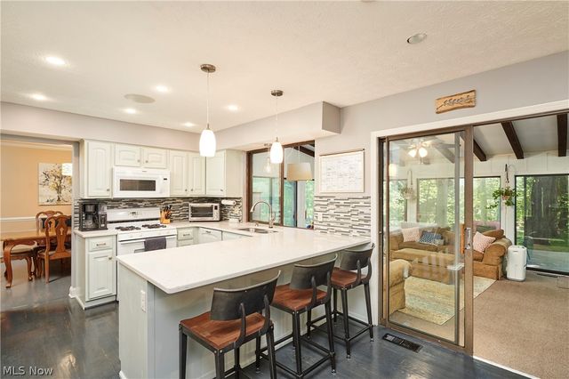 1756 Deepwood Drive, Akron, OH 44313