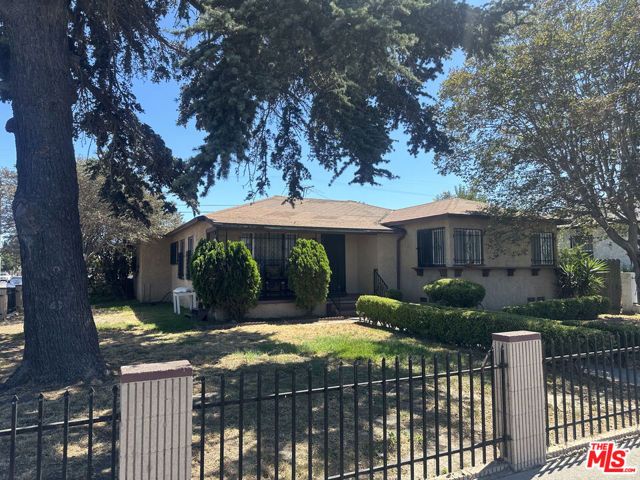 748 E Century Boulevard, Los Angeles, CA 90002