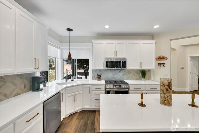 17304 Parkside Way SE, Renton, WA 98058