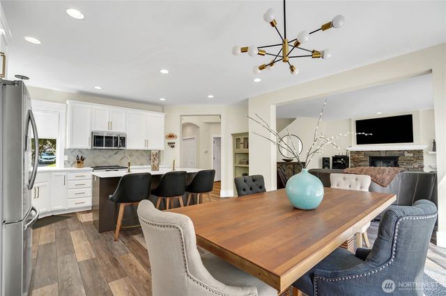 17304 Parkside Way SE, Renton, WA 98058
