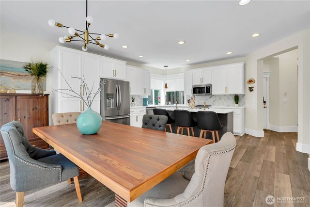 17304 Parkside Way SE, Renton, WA 98058