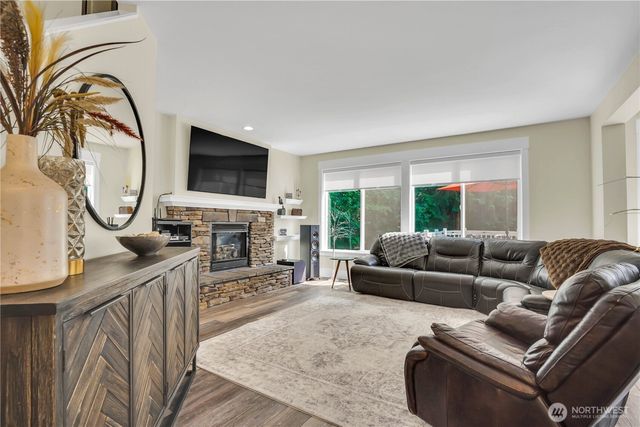 17304 Parkside Way SE, Renton, WA 98058