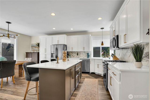 17304 Parkside Way SE, Renton, WA 98058