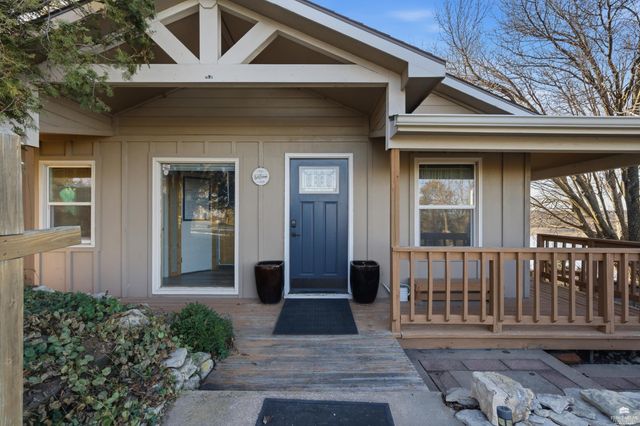 7023 Deer Run, Manhattan, KS 66503