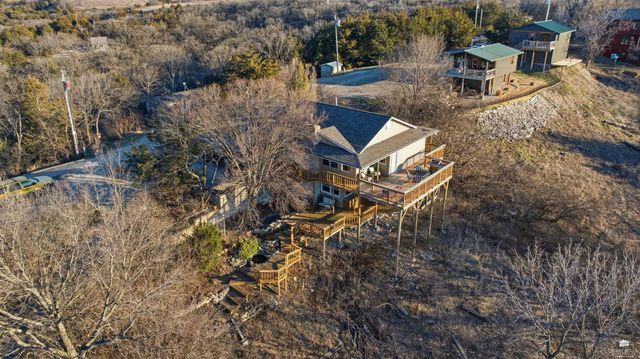 7023 Deer Run, Manhattan, KS 66503