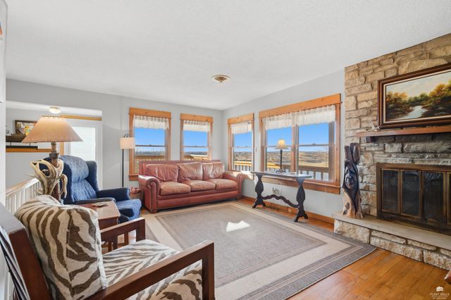 7023 Deer Run, Manhattan, KS 66503