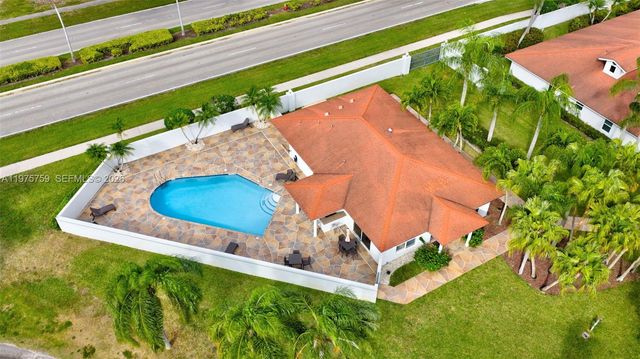 6708 N Pine Island Rd, Tamarac, FL 33321