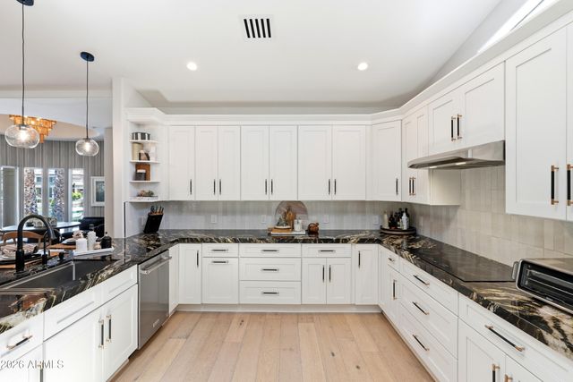 9988 E Bayview Drive, Scottsdale, AZ 85258