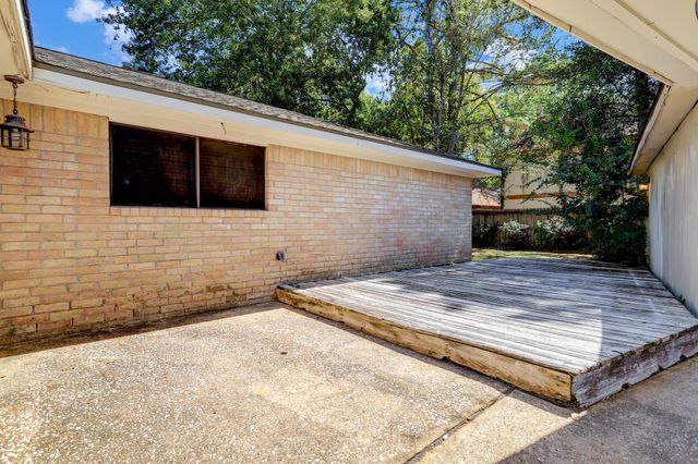 3706 Haven Pines Drive, Kingwood, TX 77345