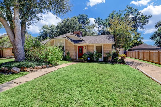 3706 Haven Pines Drive, Kingwood, TX 77345