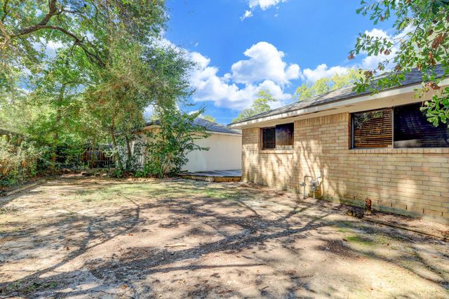 3706 Haven Pines Drive, Kingwood, TX 77345