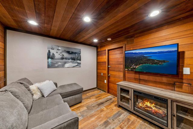 227 Olympic Valley Rd Unit 24, Olympic Valley, CA 96146