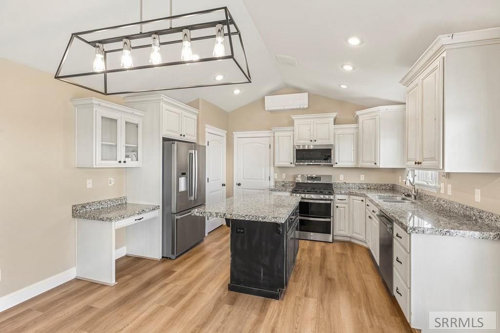 Image 14 of property listing at 3700 S Founders Pointe Drive, Ammon, ID 83406