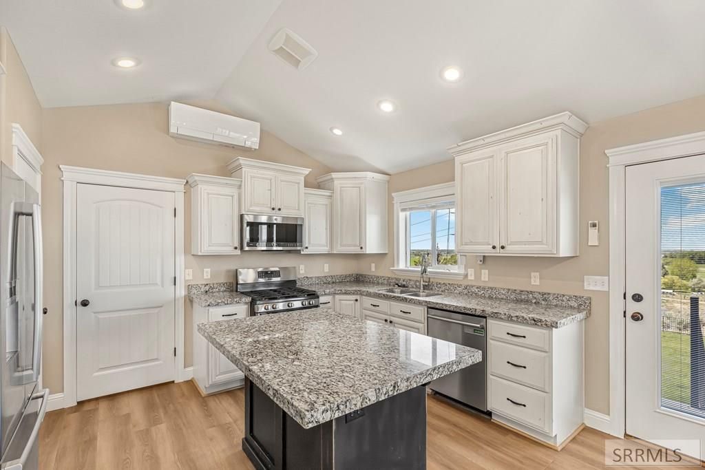 Image 15 of property listing at 3700 S Founders Pointe Drive, Ammon, ID 83406