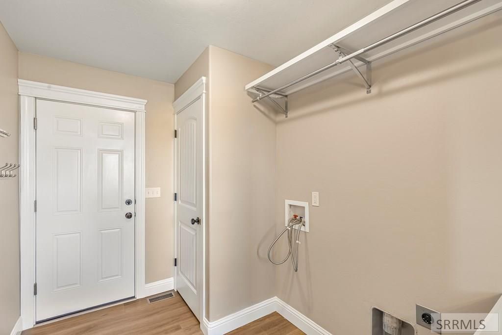 Image 28 of property listing at 3700 S Founders Pointe Drive, Ammon, ID 83406