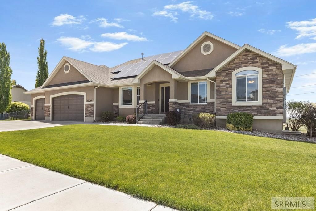 Image 3 of property listing at 3700 S Founders Pointe Drive, Ammon, ID 83406