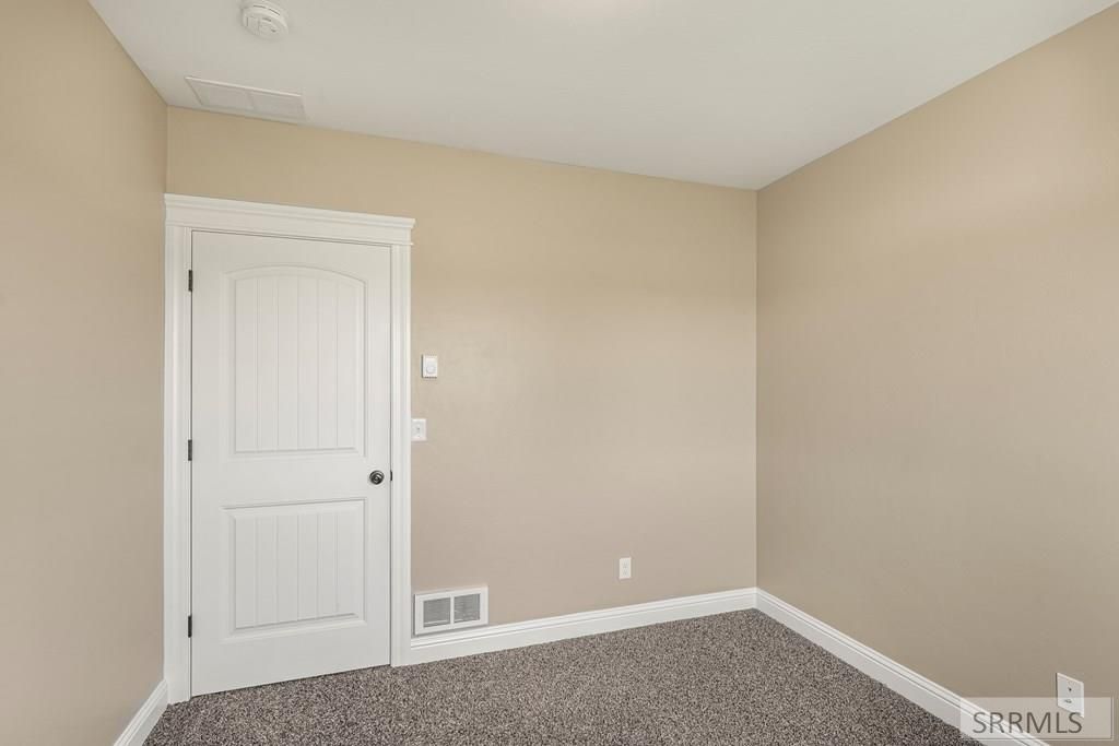 Image 35 of property listing at 3700 S Founders Pointe Drive, Ammon, ID 83406