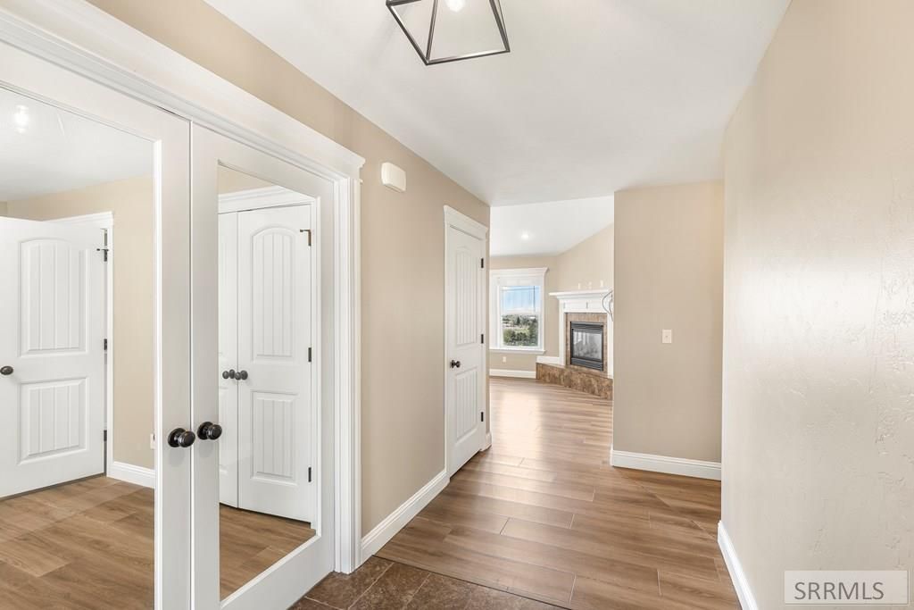 Image 5 of property listing at 3700 S Founders Pointe Drive, Ammon, ID 83406