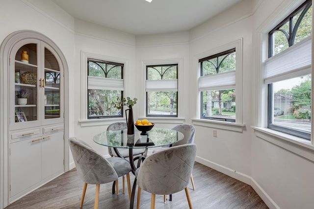 595 Seale Avenue, Palo Alto, CA 94301