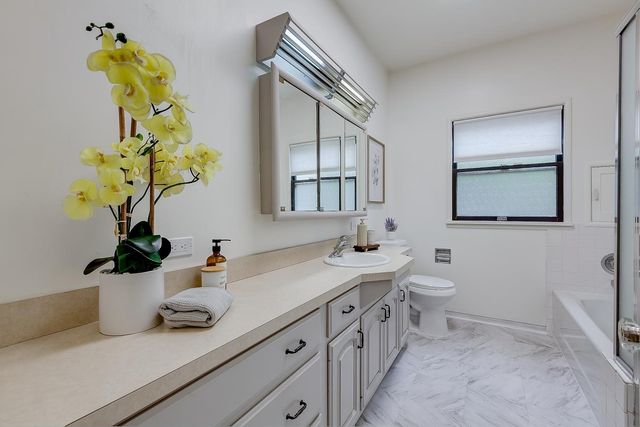 595 Seale Avenue, Palo Alto, CA 94301