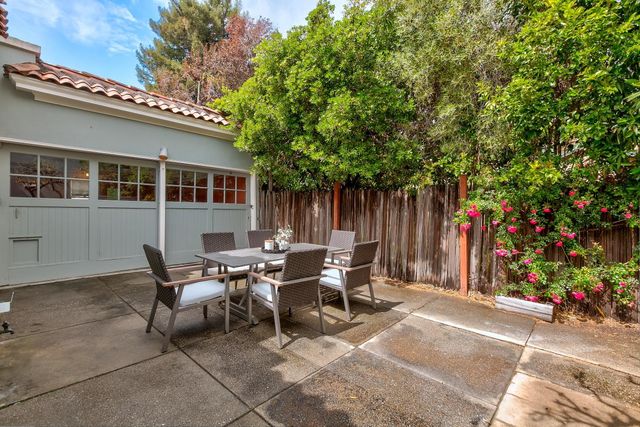 595 Seale Avenue, Palo Alto, CA 94301