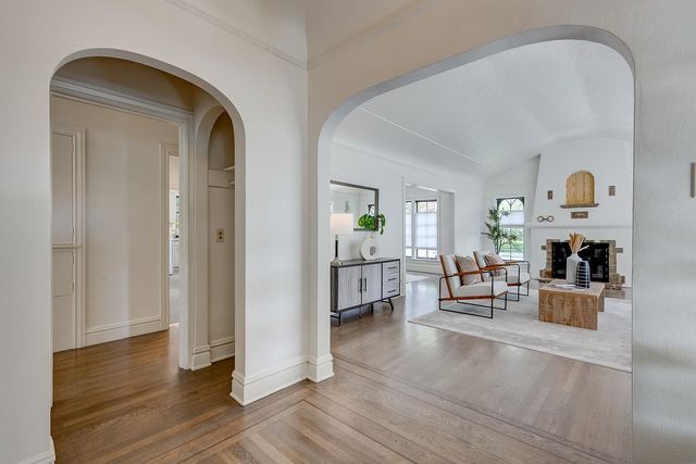 595 Seale Avenue, Palo Alto, CA 94301