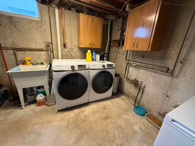 505 SW 17th Ave, Minot, ND 58701