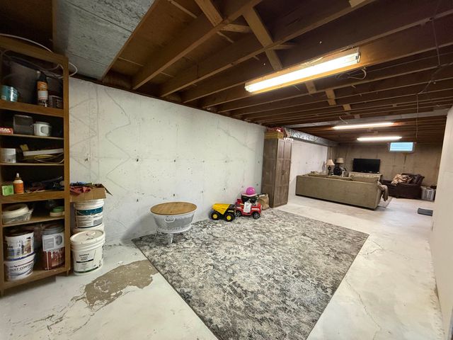 505 SW 17th Ave, Minot, ND 58701