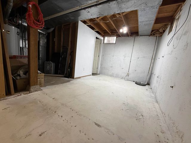 505 SW 17th Ave, Minot, ND 58701