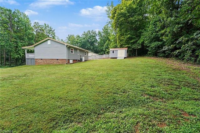 390 Woodhaven Shores Drive, Lexington, NC 27292