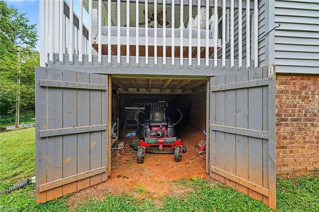 390 Woodhaven Shores Drive, Lexington, NC 27292