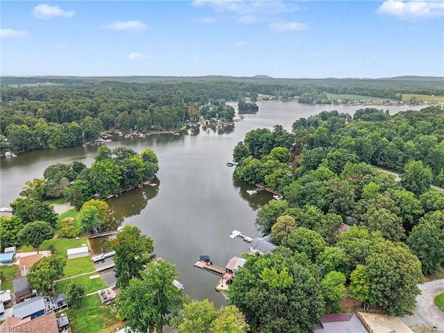 390 Woodhaven Shores Drive, Lexington, NC 27292