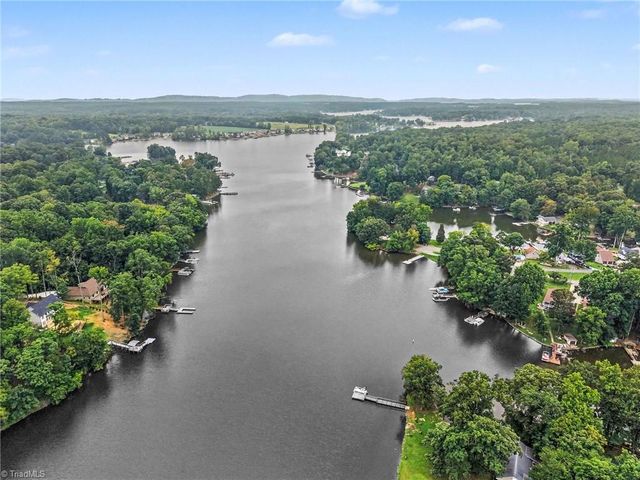 390 Woodhaven Shores Drive, Lexington, NC 27292
