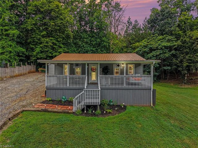 390 Woodhaven Shores Drive, Lexington, NC 27292