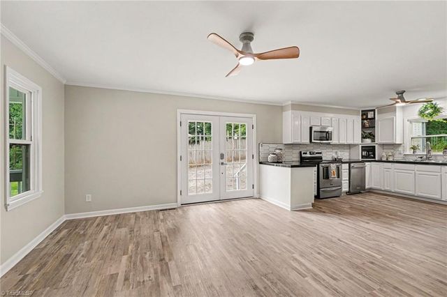 390 Woodhaven Shores Drive, Lexington, NC 27292