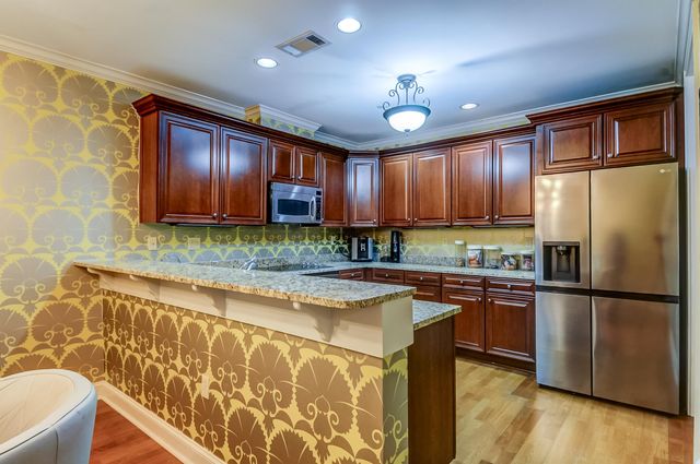 591 Lexington Club Ct Apt 303, Memphis, TN 38117