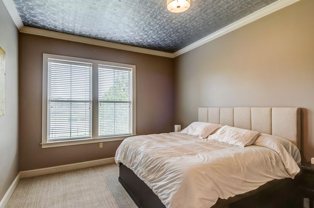 591 Lexington Club Ct Apt 303, Memphis, TN 38117