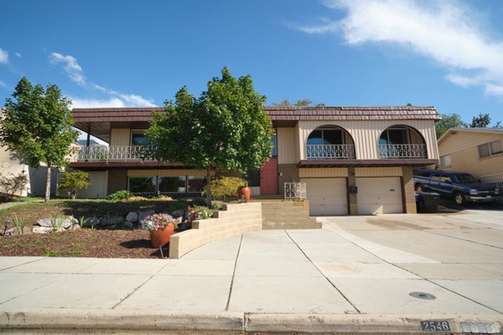 2546 E CAMPUS DR, Cottonwood Heights, UT 84121 — photo 3