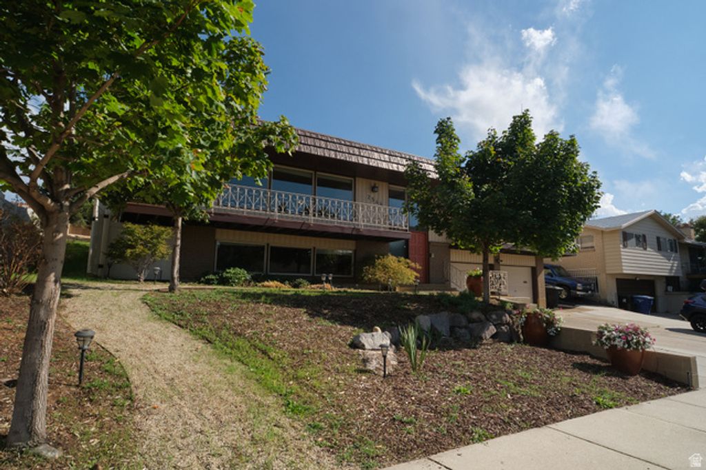 2546 E CAMPUS DR, Cottonwood Heights, UT 84121 — photo 4