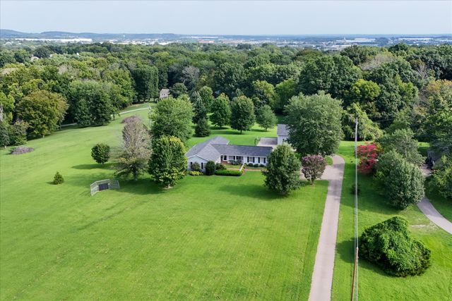 165 Blair Rd, La Vergne, TN 37086